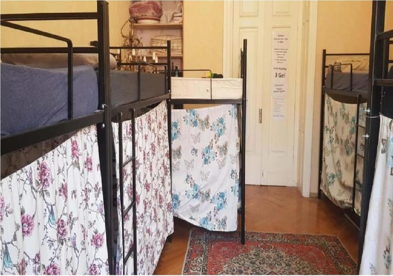 Taj Hostel Tbilisi Zewnętrze zdjęcie